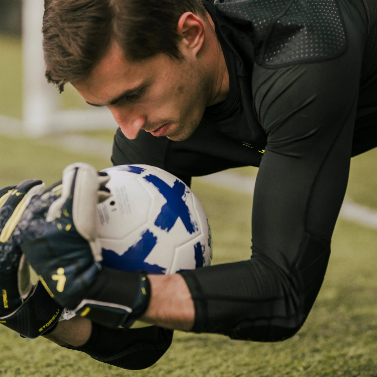 STORELLI BODYSHIELD GOALKEEPER LIGHT MATCHDAY 3/4 UNDERSHIRT (PADDED)